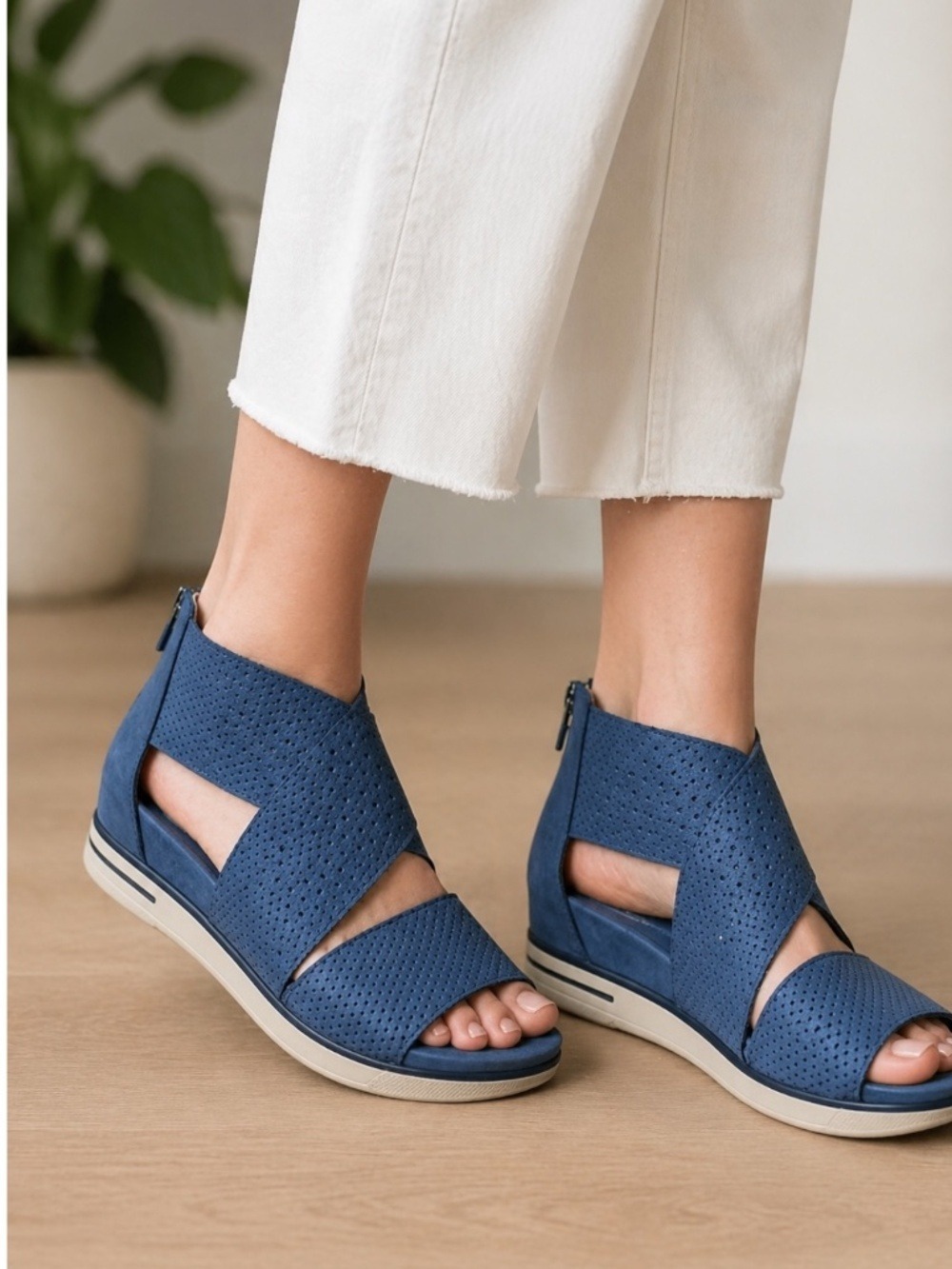 EILEEN FISHER Sport 2 Sneaker Sandal Blue Perforated Nubuck Leather Upper 6-6.5